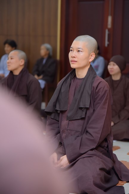 First day of Retreat Establishing communication in the family - Solving knots, reconnecting deep love of Plum Village.