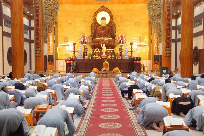 Repentance ceremony on Feb. 30th, Year of the Cat at Giai Lam Temple – Ha Tinh