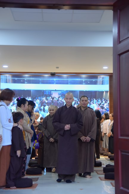 Second day of Retreat Establishing communication in the family - Solving knots, reconnecting deep love of Plum Village.