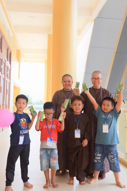 Second day of Retreat Establishing communication in the family - Solving knots, reconnecting deep love of Plum Village.