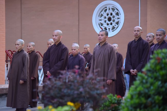 Second day of Retreat Establishing communication in the family - Solving knots, reconnecting deep love of Plum Village.