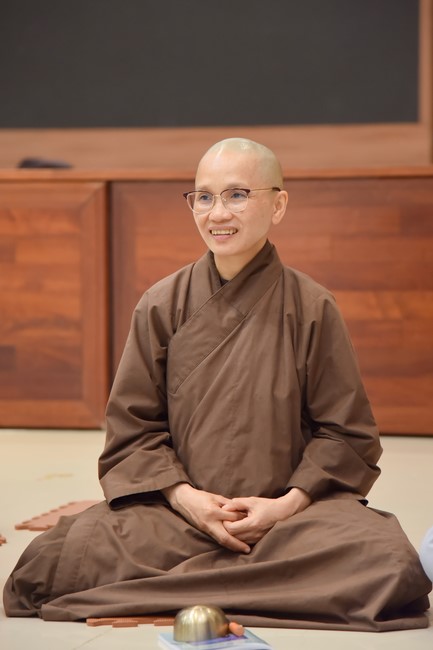 Second day of Retreat Establishing communication in the family - Solving knots, reconnecting deep love of Plum Village.