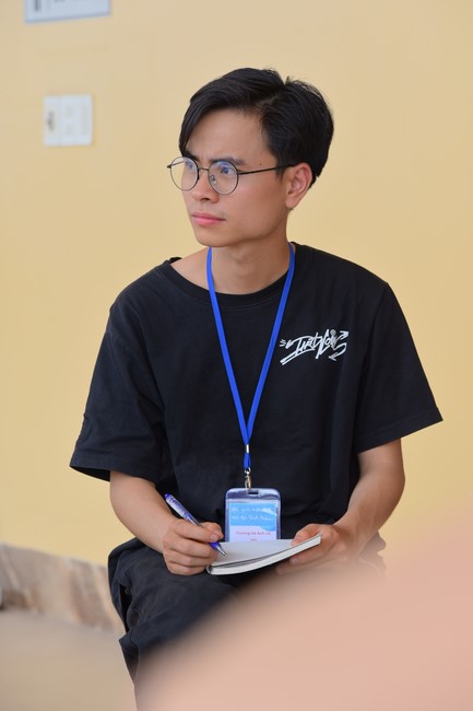 Second day of Retreat Establishing communication in the family - Solving knots, reconnecting deep love of Plum Village.