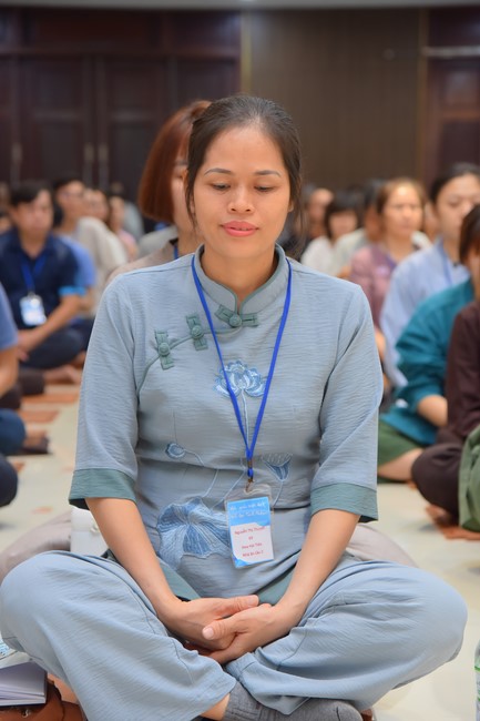 Second day of Retreat Establishing communication in the family - Solving knots, reconnecting deep love of Plum Village.