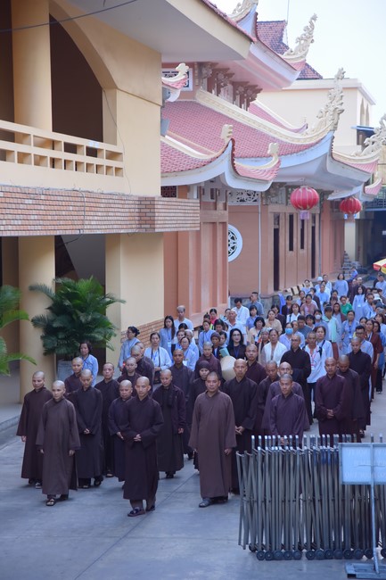 Second day of Retreat Establishing communication in the family - Solving knots, reconnecting deep love of Plum Village.