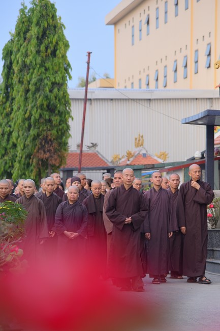 Second day of Retreat Establishing communication in the family - Solving knots, reconnecting deep love of Plum Village.