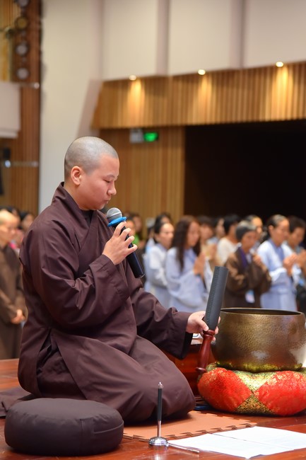 Second day of Retreat Establishing communication in the family - Solving knots, reconnecting deep love of Plum Village.