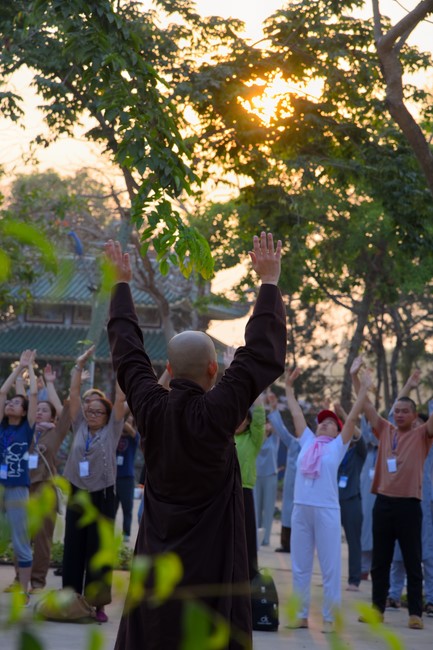 Second day of Retreat Establishing communication in the family - Solving knots, reconnecting deep love of Plum Village.