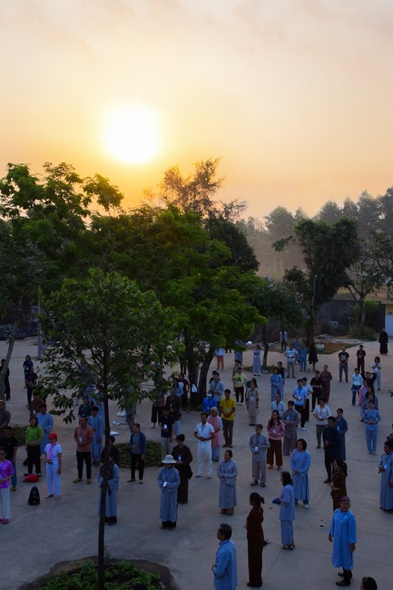 Second day of Retreat Establishing communication in the family - Solving knots, reconnecting deep love of Plum Village.