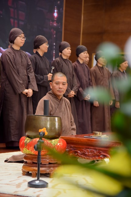 Second day of Retreat Establishing communication in the family - Solving knots, reconnecting deep love of Plum Village.