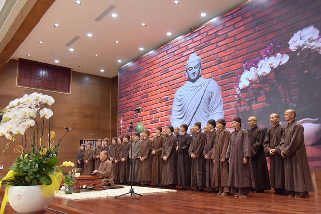 Second day of Retreat Establishing communication in the family - Solving knots, reconnecting deep love of Plum Village.