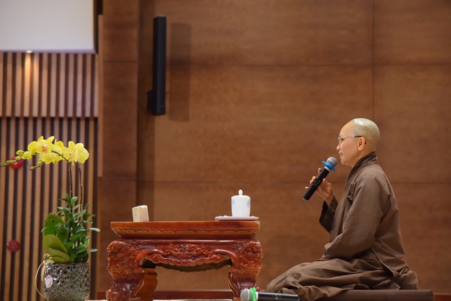 Second day of Retreat Establishing communication in the family - Solving knots, reconnecting deep love of Plum Village.