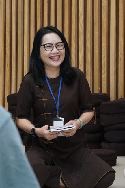 Second day of Retreat Establishing communication in the family - Solving knots, reconnecting deep love of Plum Village.