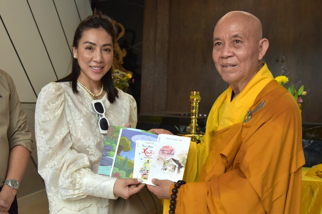 The Opening ceremony of Toan Phat Logistics Company