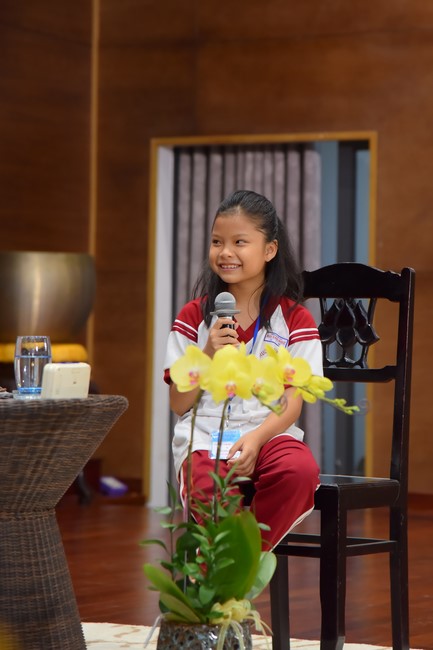 Fourth day closing the Retreat Establishing communication in the family - Solving knots, reconnecting deep love of Plum Village.