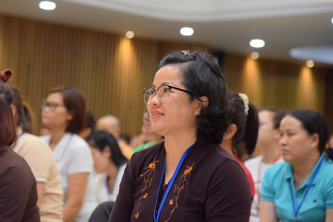 Fourth day closing the Retreat Establishing communication in the family - Solving knots, reconnecting deep love of Plum Village.