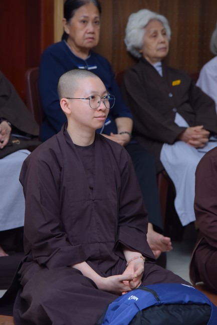 Fourth day closing the Retreat Establishing communication in the family - Solving knots, reconnecting deep love of Plum Village.