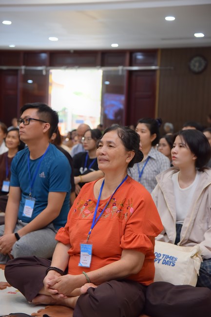 Fourth day closing the Retreat Establishing communication in the family - Solving knots, reconnecting deep love of Plum Village.