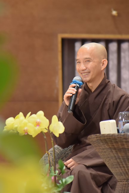 Fourth day closing the Retreat Establishing communication in the family - Solving knots, reconnecting deep love of Plum Village.