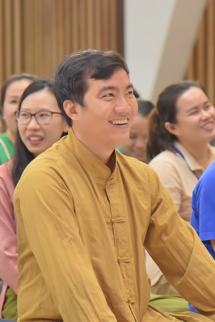 Fourth day closing the Retreat Establishing communication in the family - Solving knots, reconnecting deep love of Plum Village.