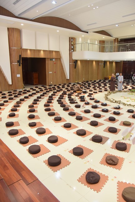 Fourth day closing the Retreat Establishing communication in the family - Solving knots, reconnecting deep love of Plum Village.