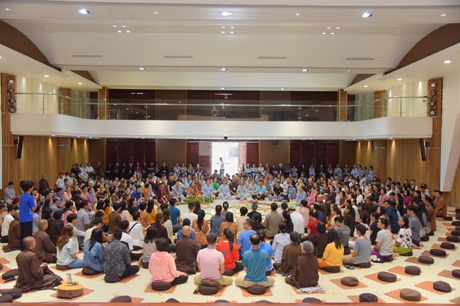 Fourth day closing the Retreat Establishing communication in the family - Solving knots, reconnecting deep love of Plum Village.