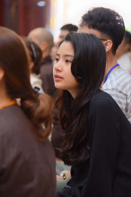 Fourth day closing the Retreat Establishing communication in the family - Solving knots, reconnecting deep love of Plum Village.