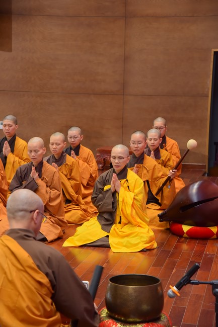 Fourth day closing the Retreat Establishing communication in the family - Solving knots, reconnecting deep love of Plum Village.