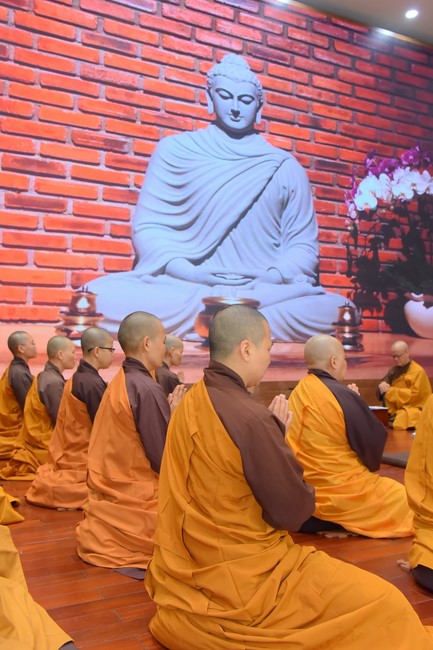 Fourth day closing the Retreat Establishing communication in the family - Solving knots, reconnecting deep love of Plum Village.