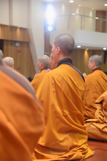 Fourth day closing the Retreat Establishing communication in the family - Solving knots, reconnecting deep love of Plum Village.