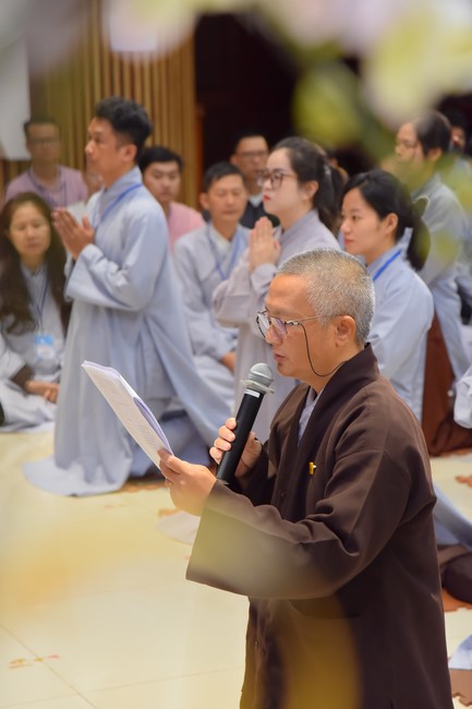 Fourth day closing the Retreat Establishing communication in the family - Solving knots, reconnecting deep love of Plum Village.