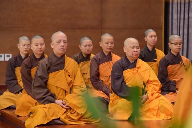 Fourth day closing the Retreat Establishing communication in the family - Solving knots, reconnecting deep love of Plum Village.