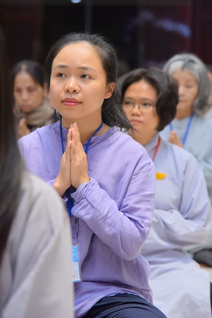 Fourth day closing the Retreat Establishing communication in the family - Solving knots, reconnecting deep love of Plum Village.