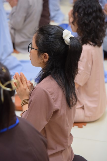 Fourth day closing the Retreat Establishing communication in the family - Solving knots, reconnecting deep love of Plum Village.