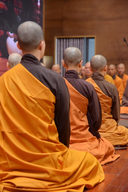 Fourth day closing the Retreat Establishing communication in the family - Solving knots, reconnecting deep love of Plum Village.