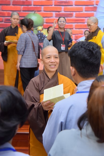 Fourth day closing the Retreat Establishing communication in the family - Solving knots, reconnecting deep love of Plum Village.