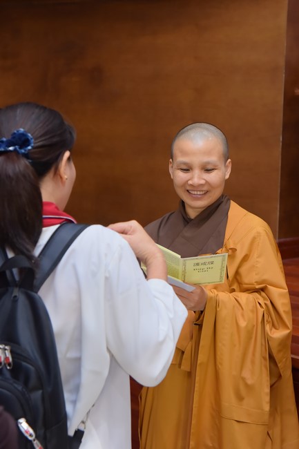 Fourth day closing the Retreat Establishing communication in the family - Solving knots, reconnecting deep love of Plum Village.