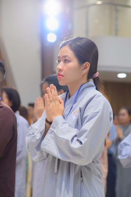 Fourth day closing the Retreat Establishing communication in the family - Solving knots, reconnecting deep love of Plum Village.