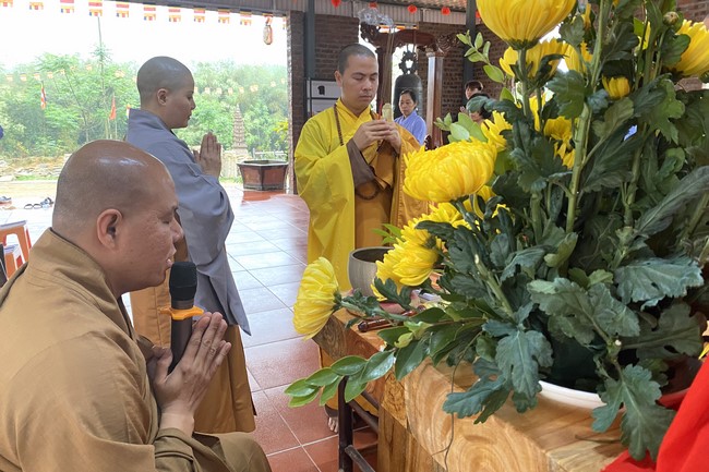 The ceremony putting statue Bodhisattva Avalokitesvara at Dai Co Viet Pagoda, Yen Bái
