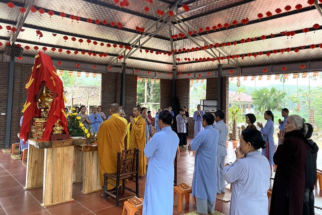 The ceremony putting statue Bodhisattva Avalokitesvara at Dai Co Viet Pagoda, Yen Bái