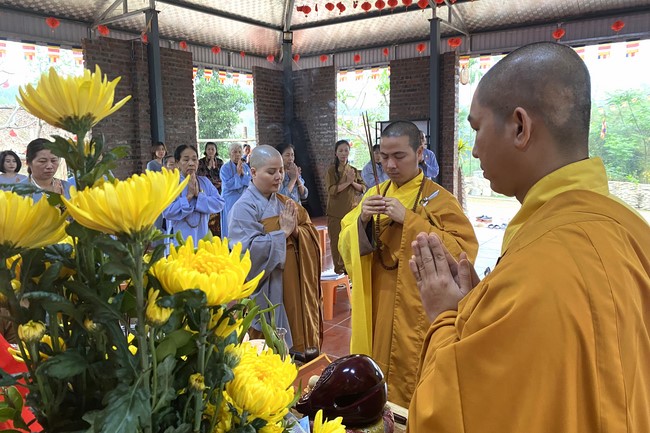 The ceremony putting statue Bodhisattva Avalokitesvara at Dai Co Viet Pagoda, Yen Bái