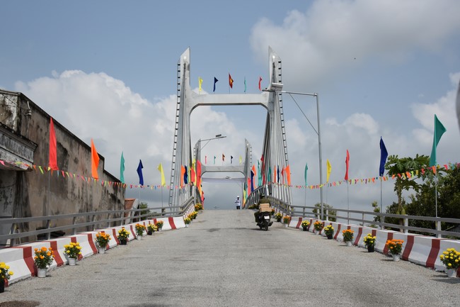 Lễ Khánh Thành cầu Kênh Giữa tại Hòn Đất, Kiên Giang