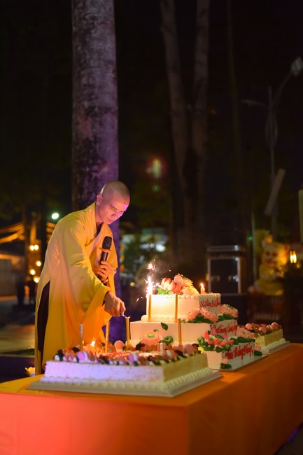 Prostrating the Names Avalokitesvara