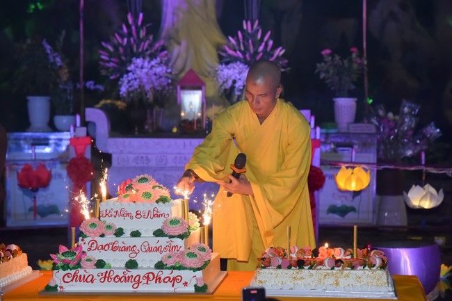 Prostrating the Names Avalokitesvara