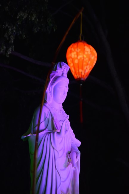 Prostrating the Names Avalokitesvara