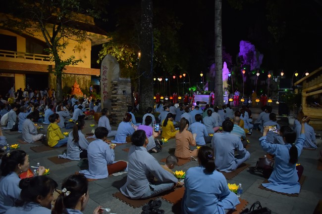 Prostrating the Names Avalokitesvara