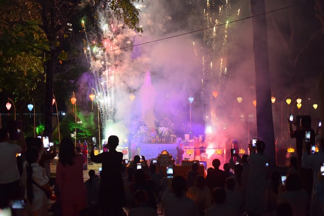 Prostrating the Names Avalokitesvara