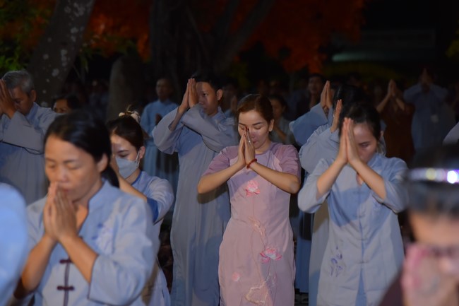 Prostrating the Names Avalokitesvara