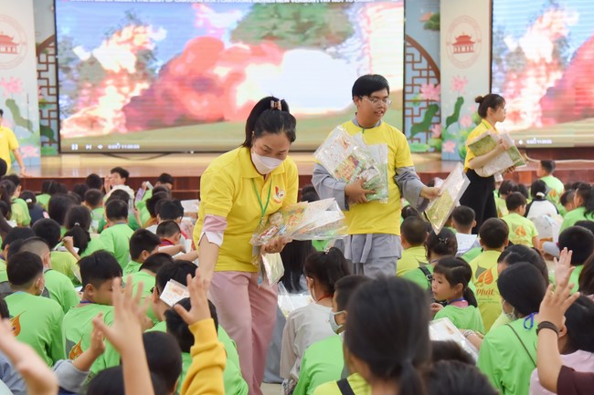 The 40th Kid Playground