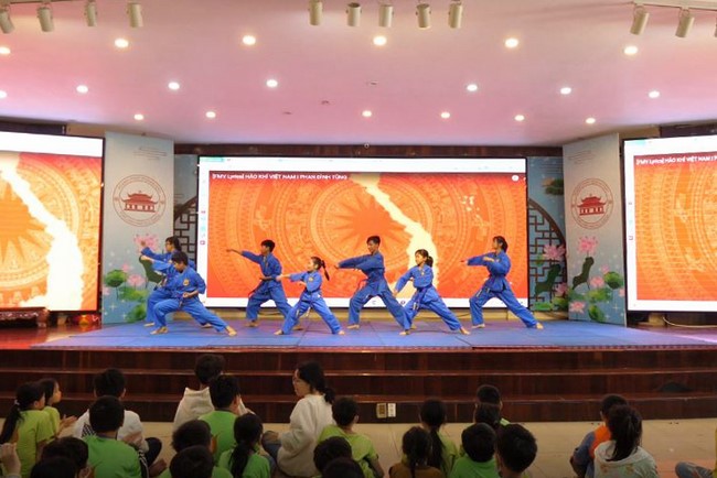 The 40th Kid Playground